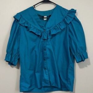 USED Woman's Short Sleeve Button Down Shirt / Blouse Color Blue Size Medium